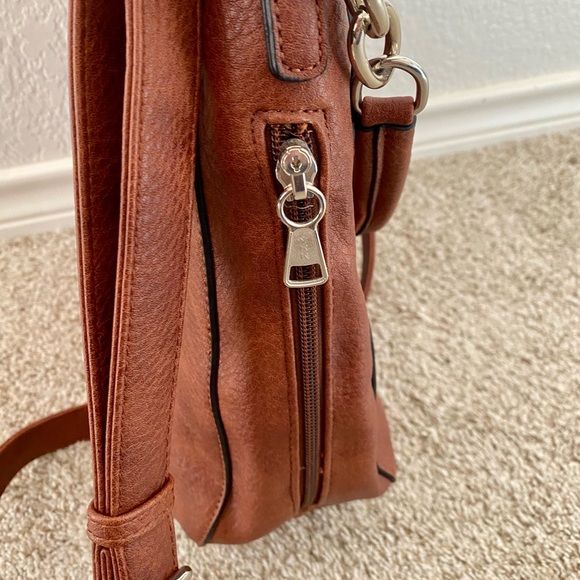 Lady Conceal Leather Crossbody Bag - Picture 5 of 8